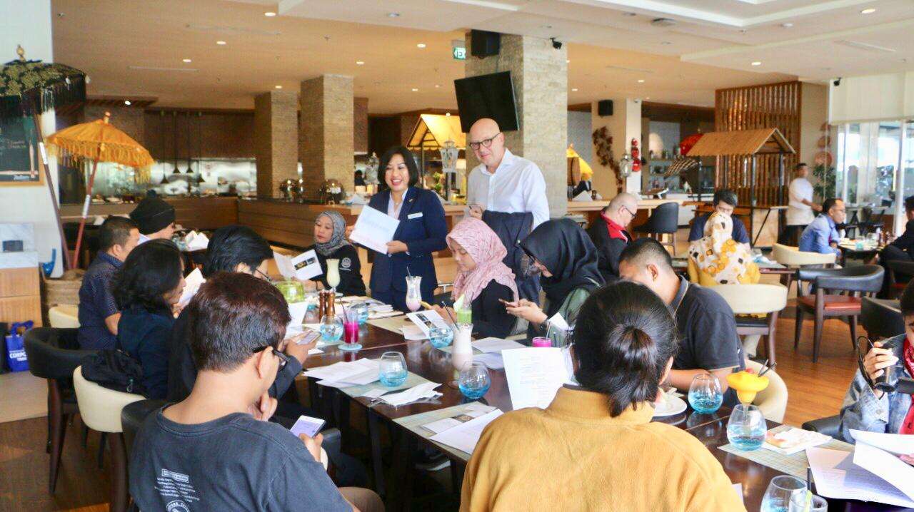 Radisson Gelar Event Black and Gold Moonight Pool Party Special Malam Pergantian Tahun 2019