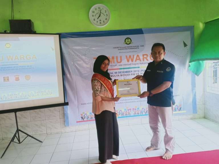 Polres Purwakarta Sosialisasi Bahaya Narkoba Dalam Kegiatan Temu Warga